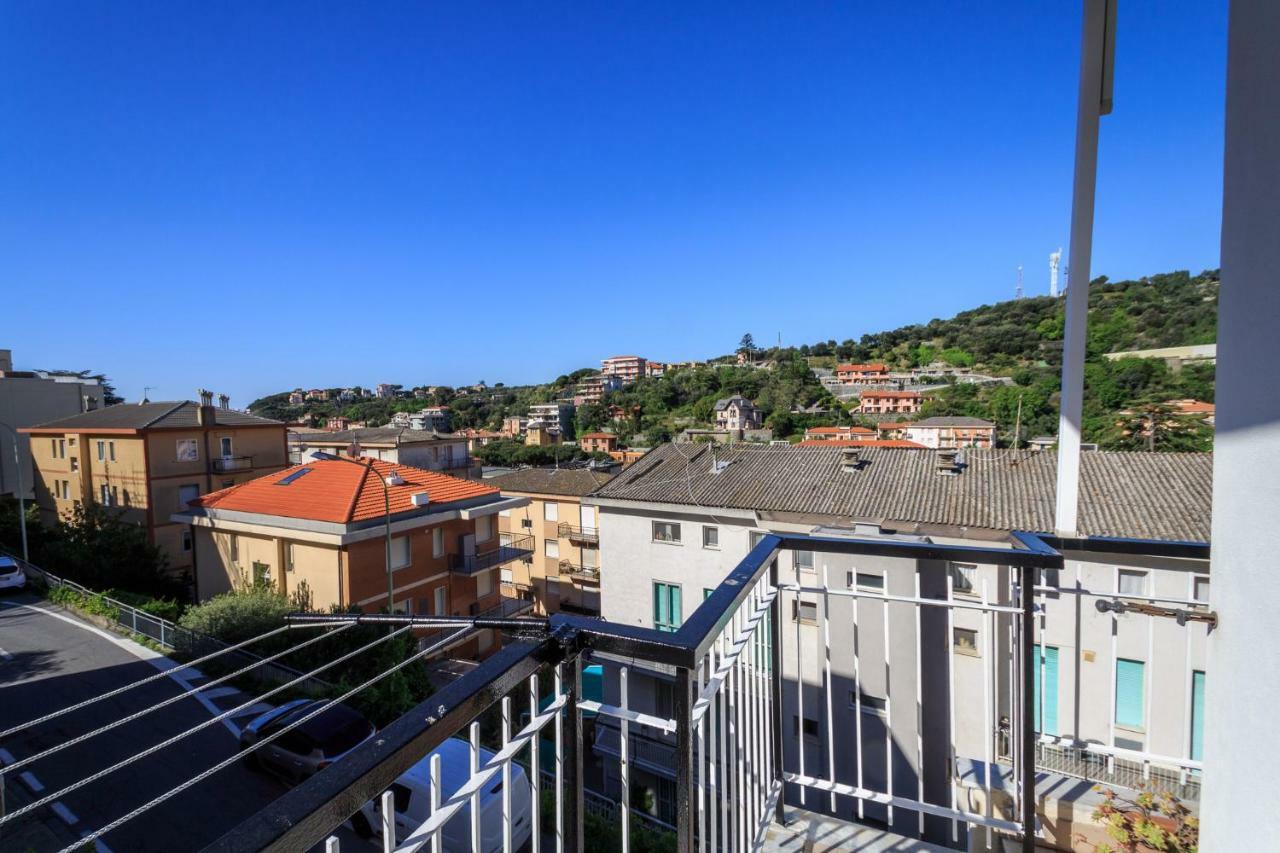 Ampio Appartamento Con Box Auto Celle Ligure Exterior photo