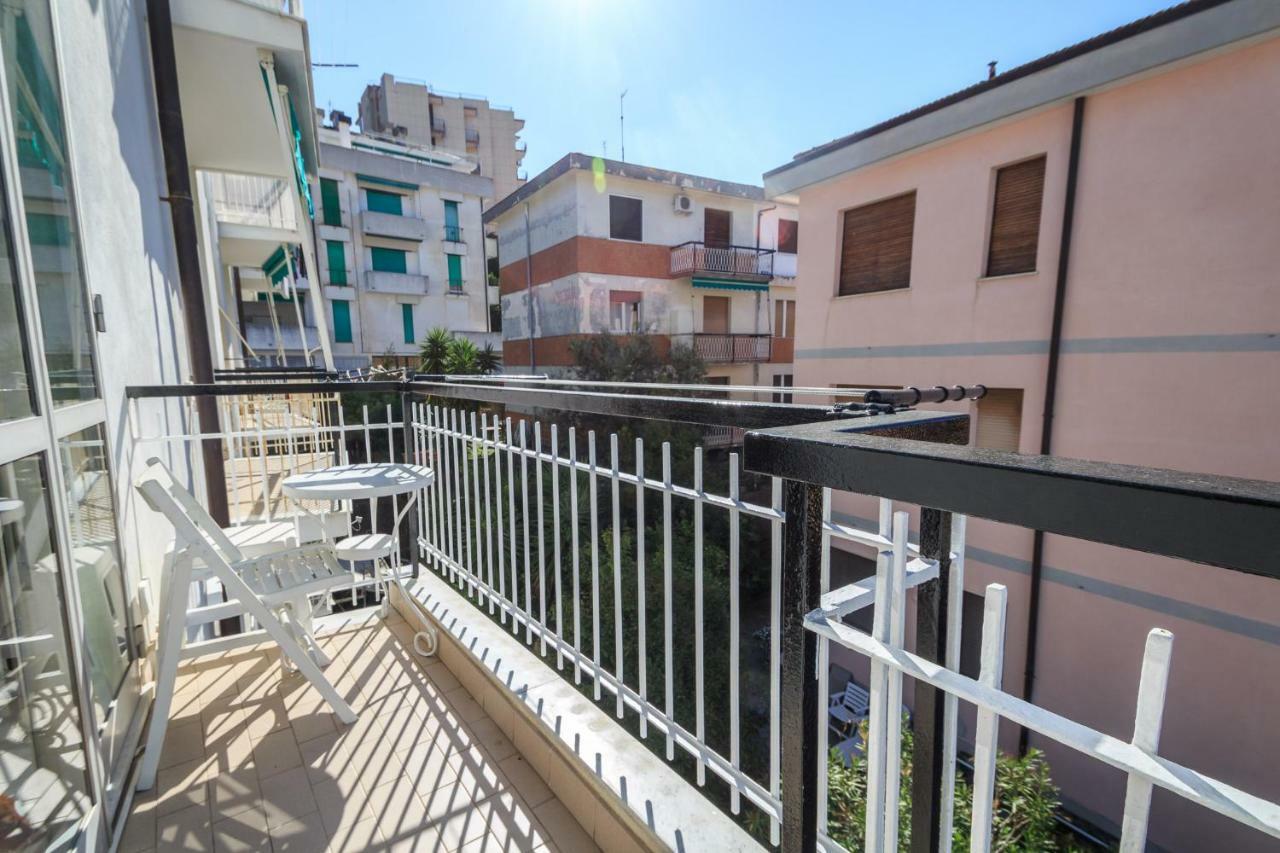 Ampio Appartamento Con Box Auto Celle Ligure Exterior photo